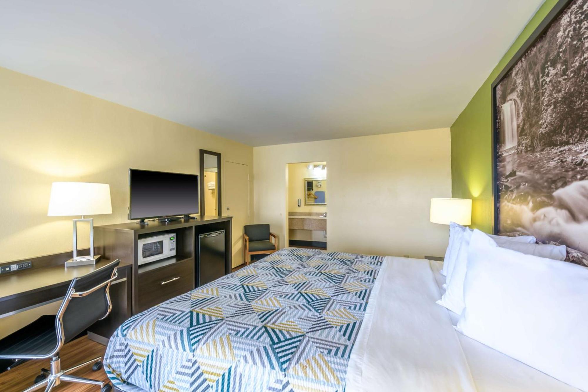 Hotel 6 Forsyth, Ga Tift College 2*
