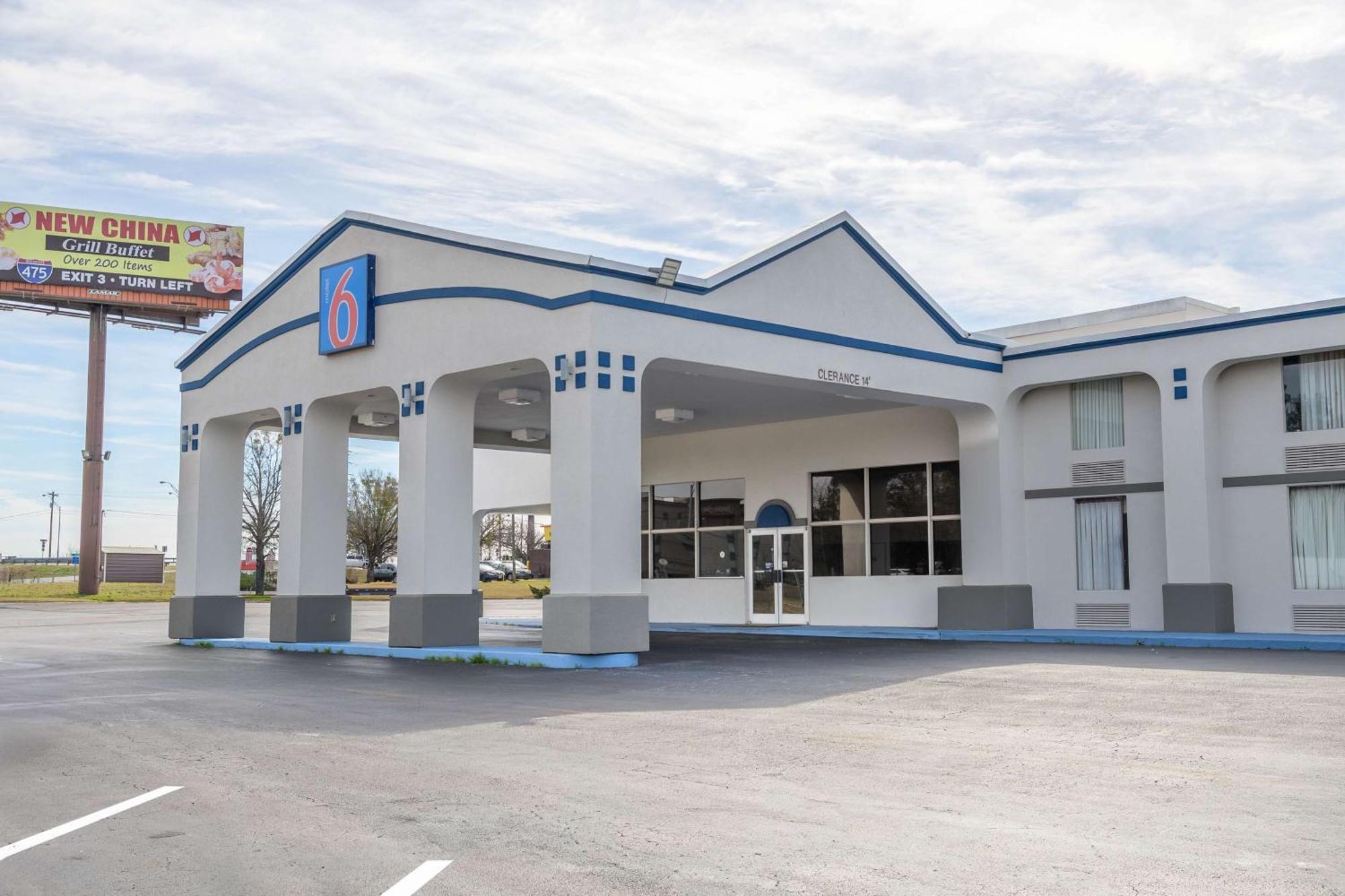 6 Forsyth, Ga Tift College Hotel 2*