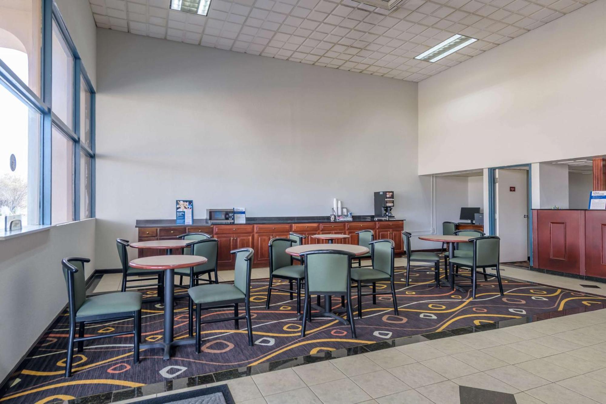 Hotel 6 Forsyth, Ga Tift College 2*